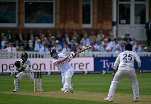 All-round Tongue stars for England in second Test against Pakistan