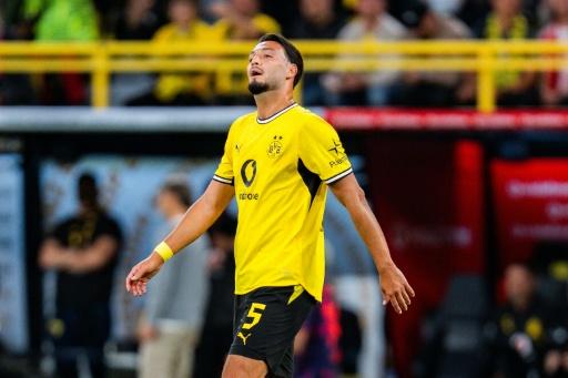 Gegen den HSV: Dortmund bangt um Bensebaini