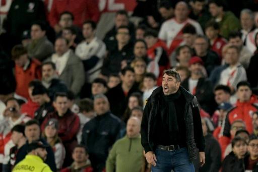 "Chacho" Coudet tiene las horas contadas en un River que sigue en caída libre