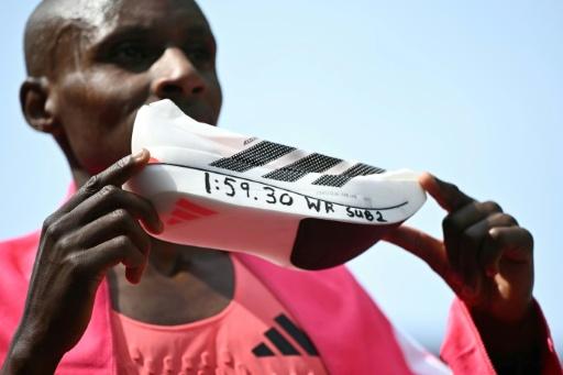 World record holder Sawe withdraws from Berlin Marathon