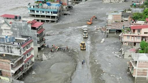 China alerta para ‘alto risco’ de colapso de lago formado após deslizamento no Tibete