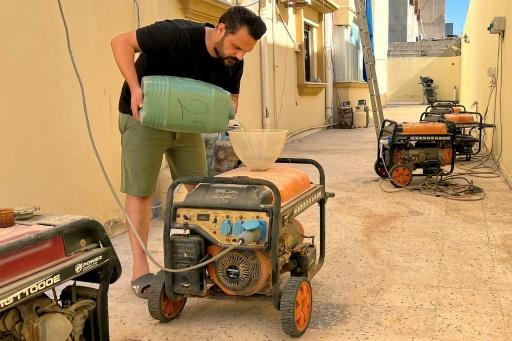 في ليبيا الغنية بالنفط أزمة كهرباء ونقص في المحروقات