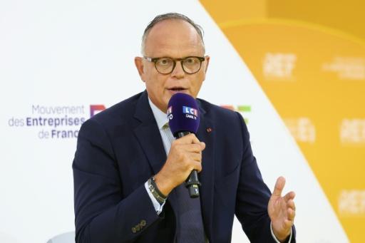 Edouard Philippe participe au débat entre les principaux candidats à la présidentielle organisé par le Medef, le 27 août 2026 à Paris — Thomas SAMSON / AFP