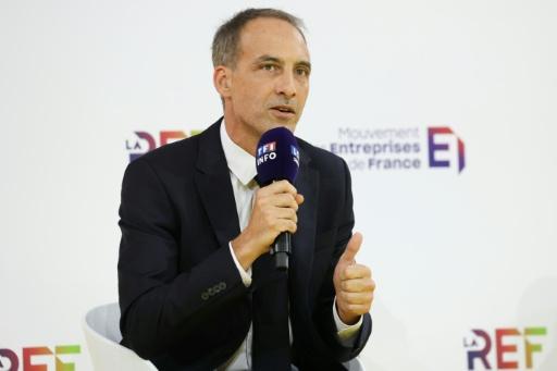 Raphaël Glucksmann participe au débat entre les principaux candidats à la présidentielle organisé par le Medef, le 27 août 2026 à Paris — Thomas SAMSON / AFP