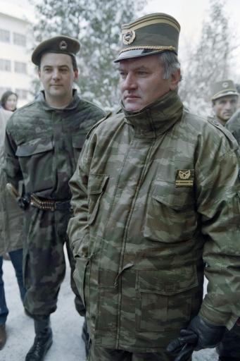 El general serbobosnio Ratko Mladic, durante una visita a los cuarteles de Lukavica, en los suburbios de Sarajevo, el 15 de febrero de 1994 en la capital de Bosnia-Herzegovina — Pascal Guyot / AFP