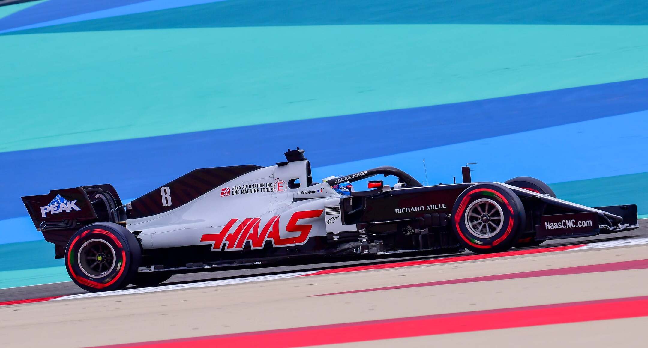 grosjean-bg-img3.jpg