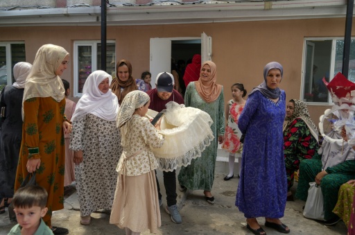 طاجيكستان تفرض هويتها الوطنية على أسماء المواليد