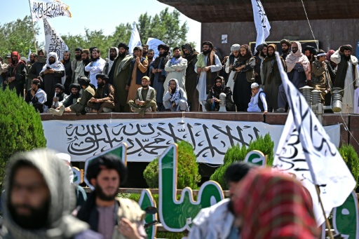 Des membres de forces de sécurité talibanes lors des célébrations des cinq ans du retour au pouvoir en Afghanistan de ce mouvement ultra-rigoriste, le 15 août 2026 à Kaboul — Wakil KOHSAR / AFP