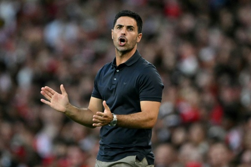 Arteta tells Arsenal fans not to fret over his future