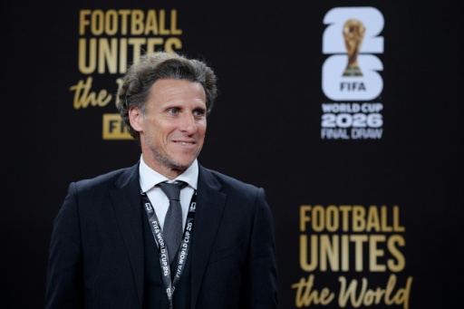 Uruguai anuncia Diego Forlán como técnico após saída de Bielsa