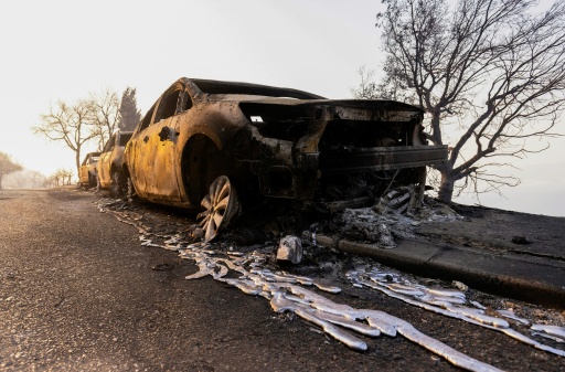 Croatian wildfire forces thousands to flee, injures dozens
