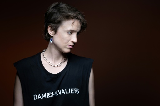 "Viser juste" d'Adèle Haenel, des mots contre "le mur du déni"