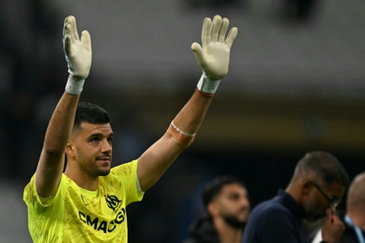 Man City sign Argentina goalkeeper Rulli from Marseille