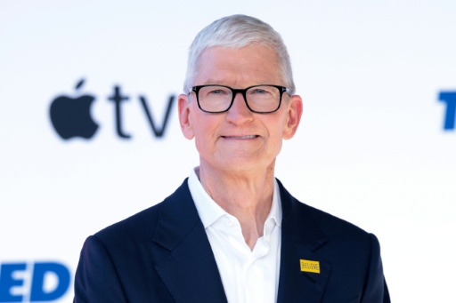 Apple tops estimates in CEO Cook's final quarter, but shares fall