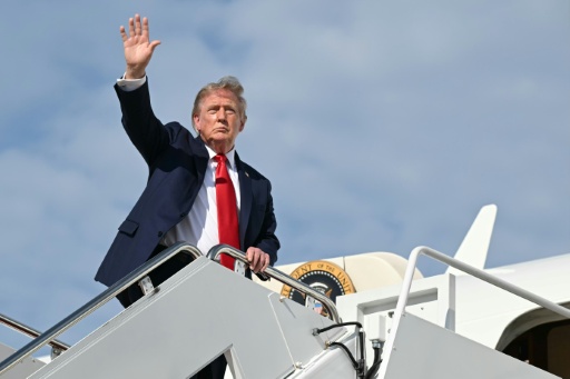 Le président américain Donald Trump à Joint Base Andrews, dans le Maryland le 21 août 2026 — SAUL LOEB / AFP
