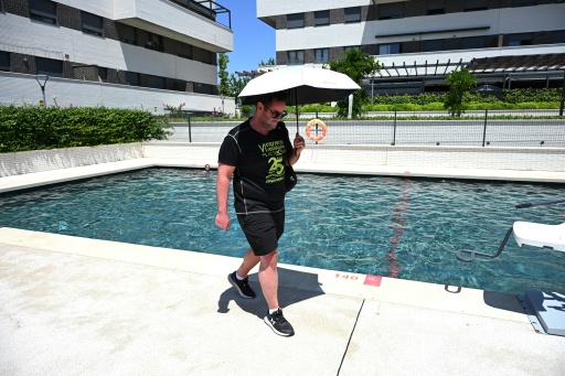 Spaniard's rare skin disorder ups danger of summer heat