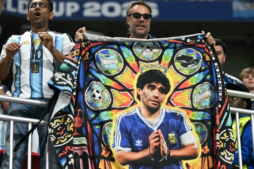 Maradona pasó sus últimos días postrado, hinchado y resignado, contó su masajista