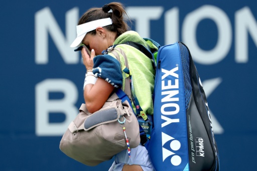 L'Américaine Jessica Pegula quitte le court après sa défaite face à la Russe Diana Shnaider en 8e de finale du WTA 1000 de Toronto, à Toronto, le 8 août 2026 — MATTHEW STOCKMAN