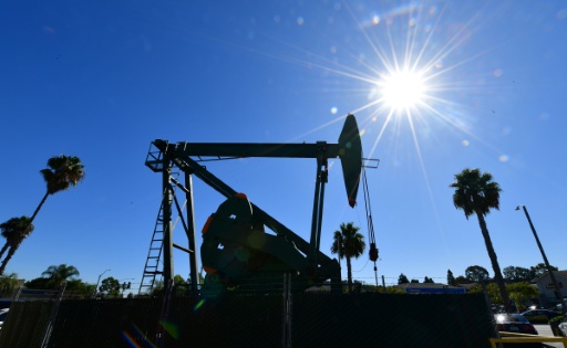Oil prices jump further as hopes for Hormuz deal fade