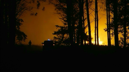 Nouvel incendie dans les Landes: 1.100 hectares parcourus, 500 évacuations