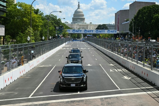 Trump au premier rang d'un grand prix automobile dans les rues de Washington