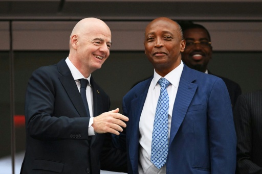 Crise à la Fifa: l'UEFA maintient la pression sur Infantino, l'Afrique le soutient