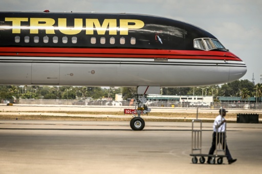 Aeroporto de Palm Beach adota nome de Donald Trump