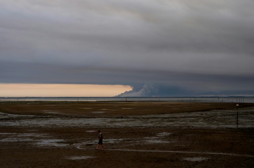 De retour après le feu, les habitants de Biscarrosse dans l'incertitude