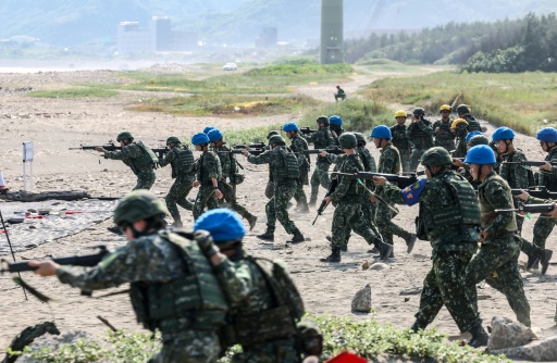 Taiwán inicia ejercicios militares ante creciente presión de China