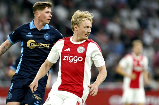 Brandt mit Sieg bei Ajax-Debüt - ter Stegen auf der Bank