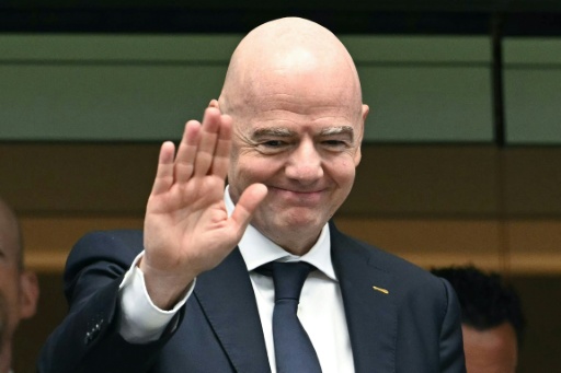 Infantino es acusado de favoritismo cuando trabajaba en la UEFA (prensa)