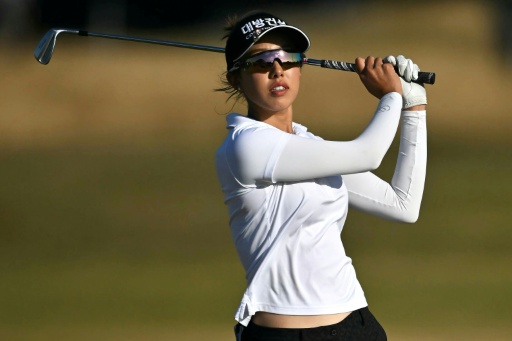 Noh leads by three at women's British Open as Ryu falters