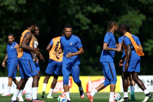 Mondial-2026: France-Maroc, premier choc des quarts aux allures de retrouvailles