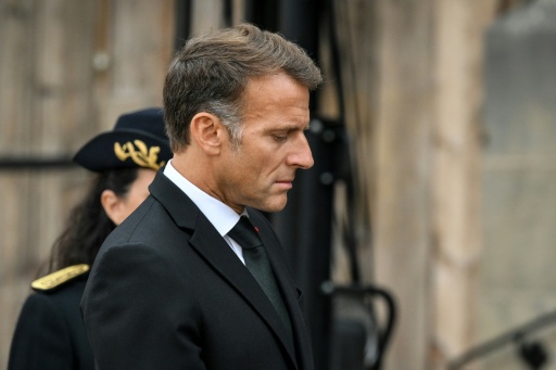 Emmanuel Macron arrive à Semur-en-Auxois, en Côte d'Or, le 25 août 2026 pour assister aux funérailles du sénateur français François Patriat — OLIVIER CHASSIGNOLE / AFP