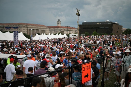 Decenas de miles se vieron obligados a evacuar la celebración en el National Mall en Washington cuando una tormenta severa se acercaba a la zona.