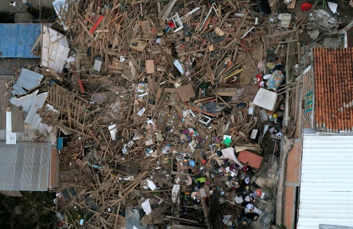 Colombia declares three days mourning for quake victims
