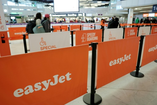 Zone d'enregistrement de le compagnie britannnique EasyJet à l'aéroport parisien d'Orly, le 6 avril 2026