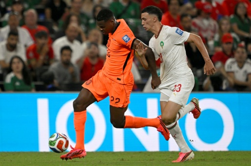 Real Madrid have signed Dutch defender Denzel Dumfries from Inter Milan for an estimated 20 million euros