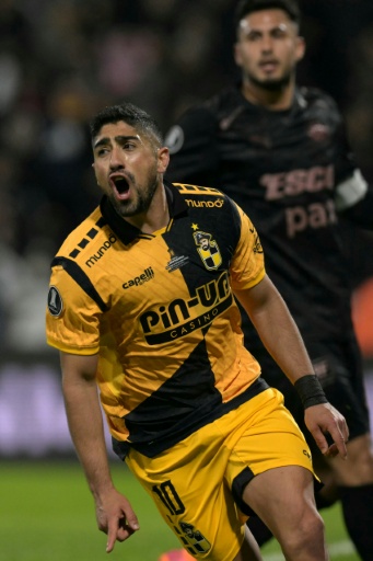 Guido Vadalá celebra un gol de Coquimbo Unido ante Platense en la Copa Libertadores en Vicente Lopez, provincia de Buenos Aires, el 12 de agosto de 2026 — JUAN MABROMATA / AFP