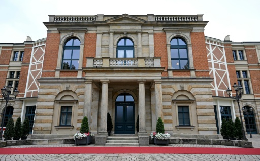 Merz und Merkel auf dem Grünen Hügel: Bayreuther Festspiele beginnen