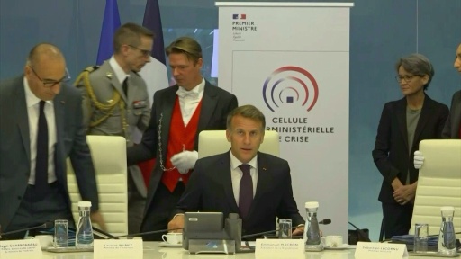 Incendies : Macron préside une cellule interministérielle de crise