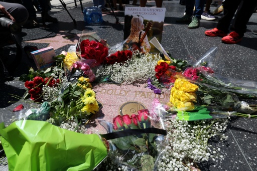 America unites in mourning for Dolly Parton