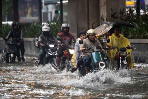 Days of heavy rain leave at least 13 dead in Philippines