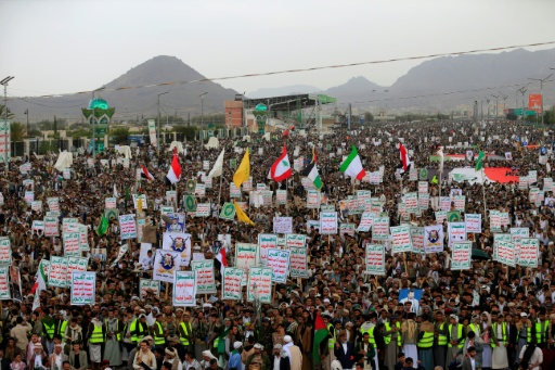 Houthi missile attacks kill 58 Saudi-backed Yemeni govt forces: source