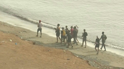 Des migrants rentrent au Maroc depuis Ceuta — STRINGER / AFP