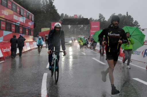 Una tormenta de granizo obliga a cancelar la tercera etapa de la Vuelta a España