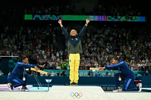 Rebeca Andrade tira nota mais alta do mundo no salto em 2026