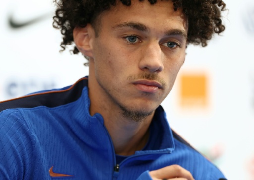 El Paris Saint-Germain anuncia el fichaje de Maghnès Akliouche
