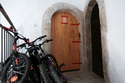 Cinco bebês são encontrados mortos em residência na França