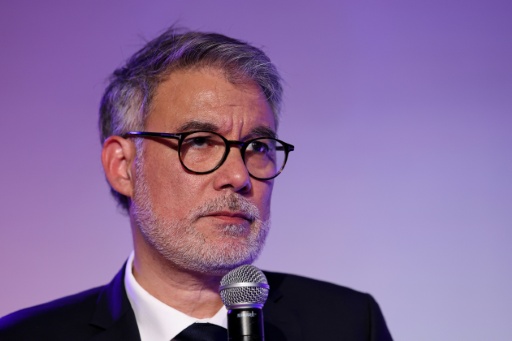 Olivier Faure désavoué par les siens en plein débat interne au PS, Lecornu résiste à la censure
